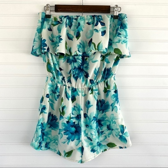 Tropical floral shorts romper Size Small - Picture 2 of 13